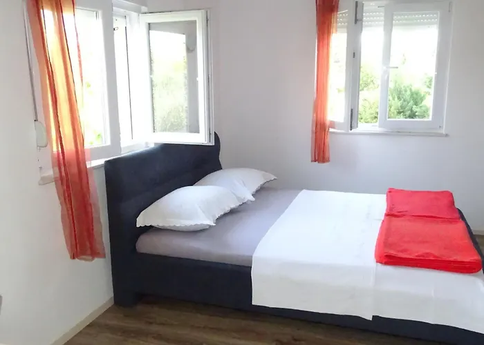 Luna Apartment